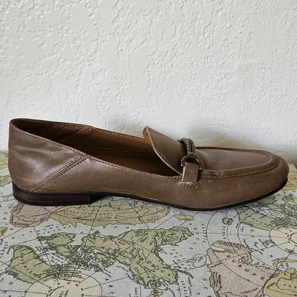 Patricia Nash soft leather chained brown loafers size 8‎
